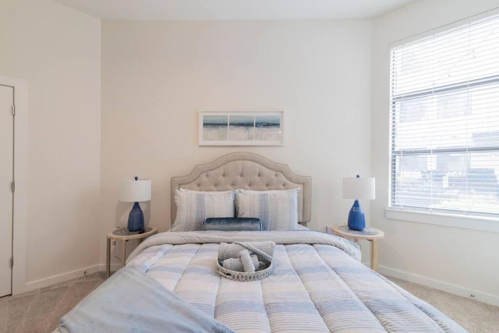 Charming Cozy Apartment With Wi-Fi & Free Parking Charlotte Dış mekan fotoğraf